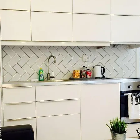 Stayplus 1br Super Central, Spacious Apt W/ Balcony Apartment