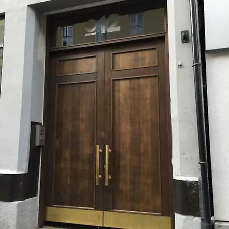 Stayplus 1br Super Central, Spacious Apt W/ Balcony *